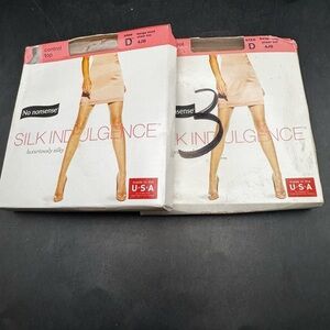 NWT Two Pair Of No Nonsense Silk Indulgence  Size D Beige Mist Sheer Toe 4JB